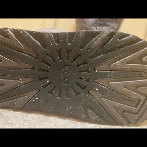 Ugg Heavy Duty Snow Winter Boots - women’s - Black - Size 9 - Picture 4 of 5